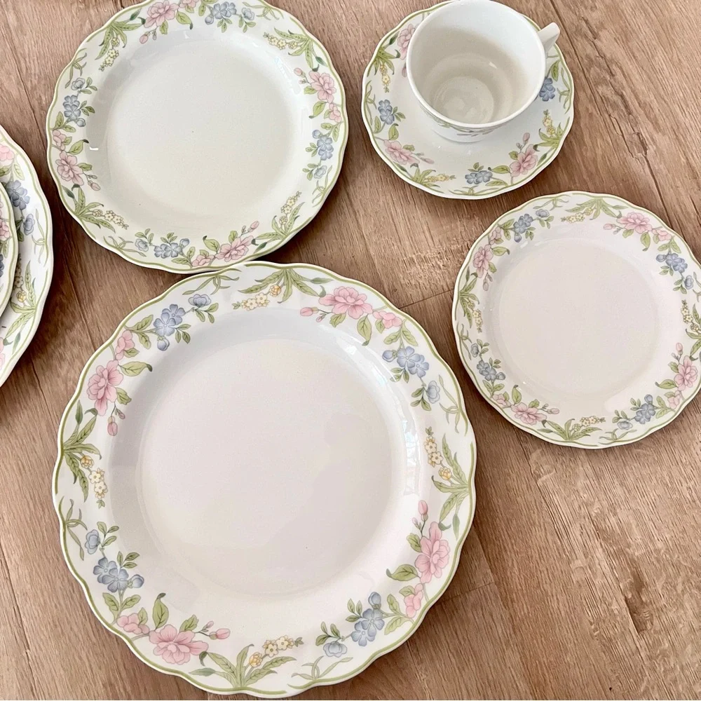 NIB 20 PCs 1982 Royal Doulton The Majestic Collection Sudbury‎ 5pc Place Setting